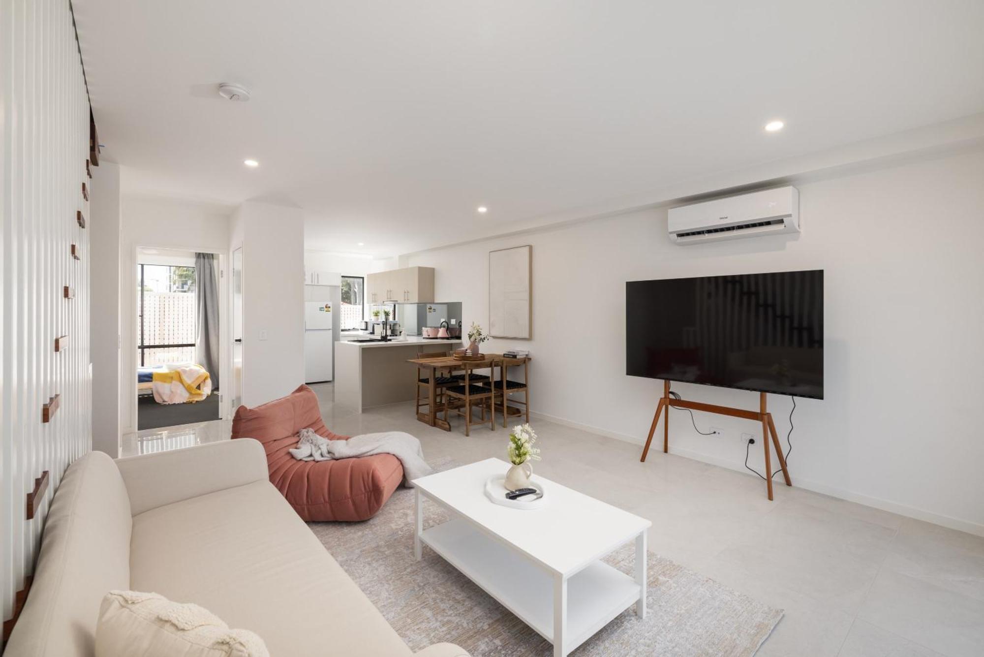 Netflix Brand New 4br Fast Nbn Ac Free Parking Holiday home Gold Coast