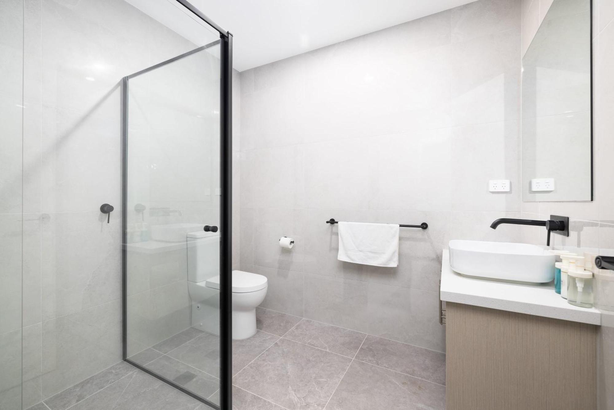 Netflix Brand New 4br Fast Nbn Ac Free Parking * Gold Coast
